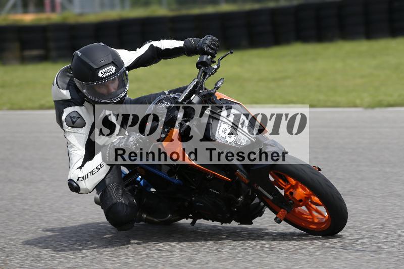 /Archiv-2024/29 12.06.2024 MOTO.CH Track Day ADR/Gruppe blau/8